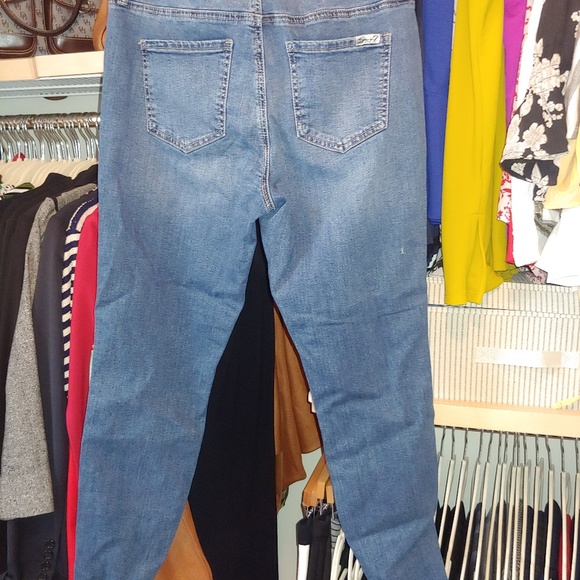 Jeans - Picture 4 of 4